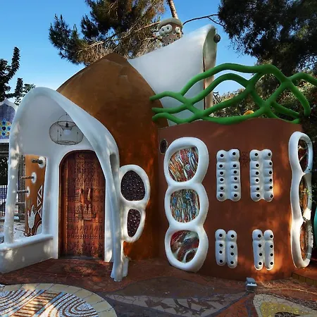 Ferienhaus Euphoria Art Land - The Earth House Limassol